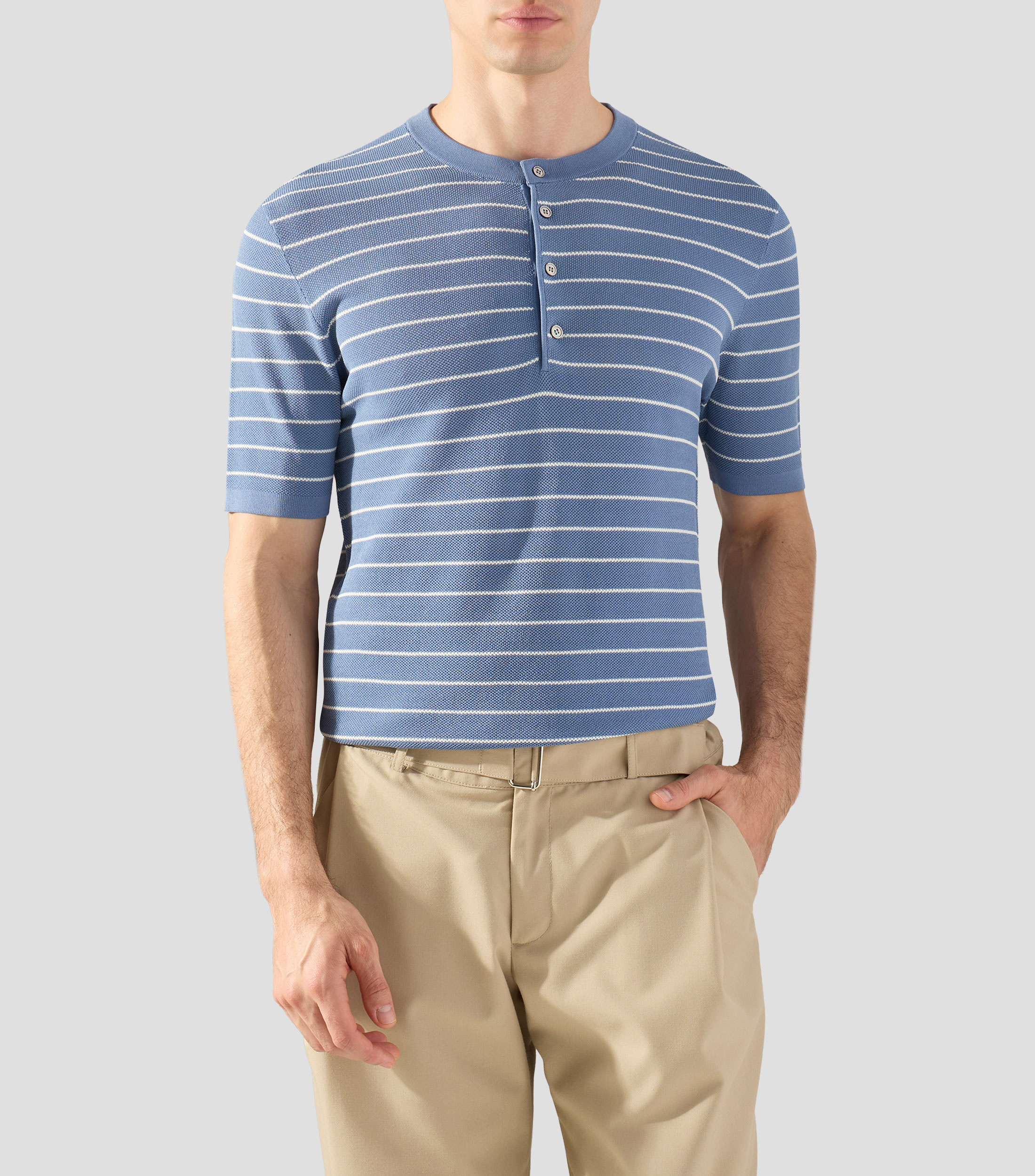 Playera de cuello redondo con manga corta y rayas Hombre